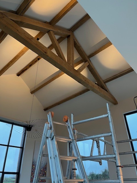 Verlichting houten dakstructuur